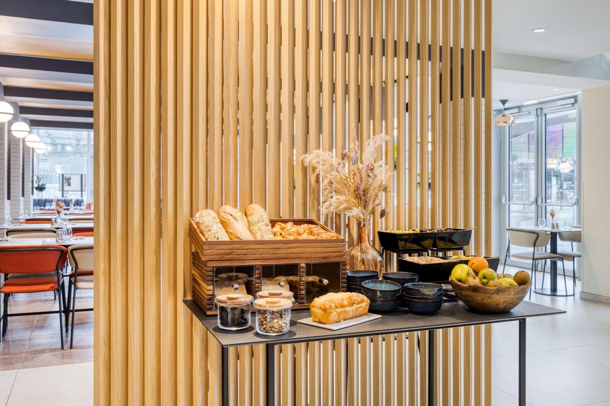 Hilton Lille Hotel Exterior photo